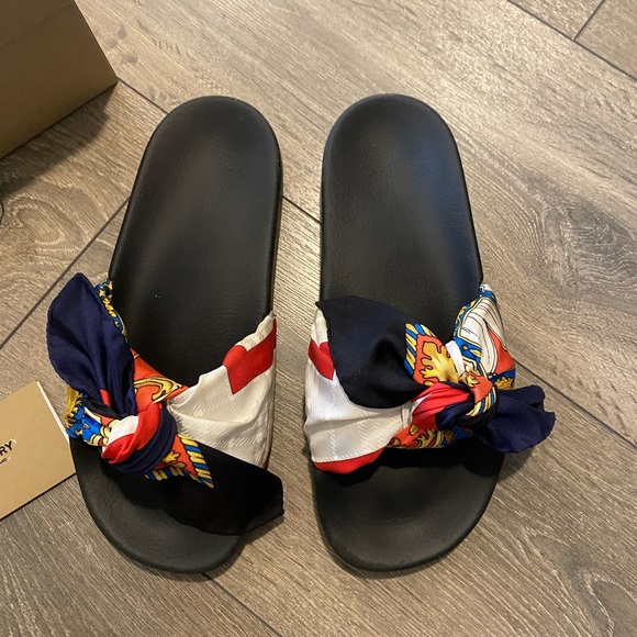 Burberry slides - Picture 6 of 6